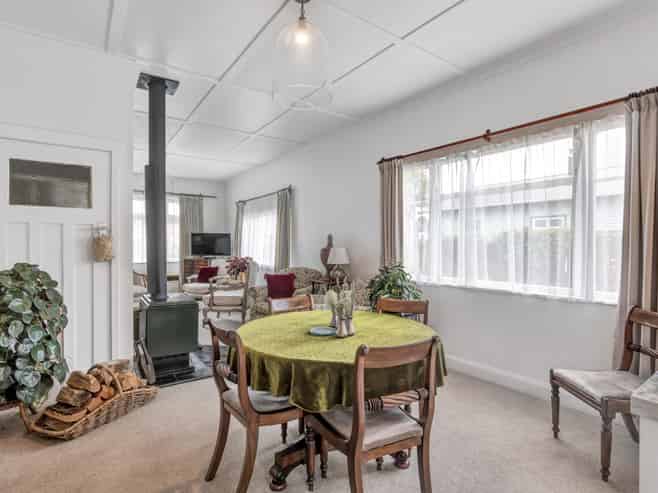 58 Pembroke Road, Stratford