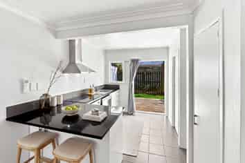 2/181 Buckland Road, Mangere
