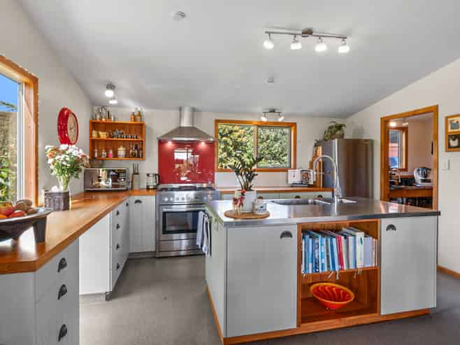 211 Smart Road, Hillsborough