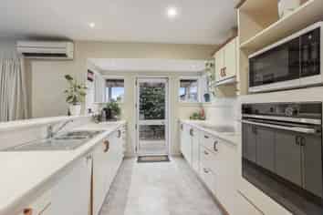 25 Autumn Place, Redwood