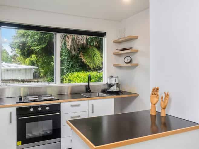 2/42 Riversdale Road, Avondale