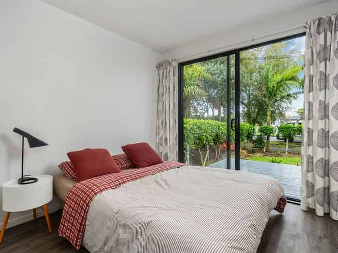 2/42 Riversdale Road, Avondale