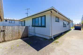 2/132 Coronation Road, Papatoetoe