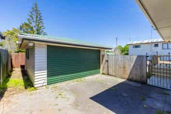 2/132 Coronation Road, Papatoetoe