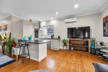 9 Wallace Crescent, Glenholme