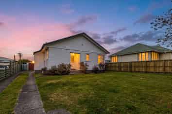 9 Wallace Crescent, Glenholme