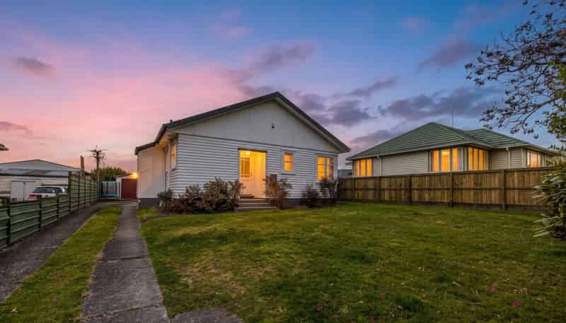 9 Wallace Crescent, Glenholme