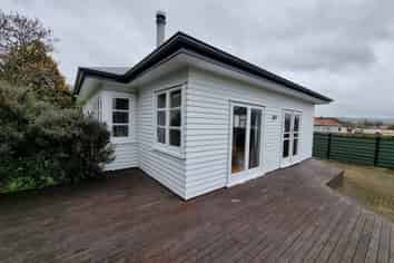 9 Wallace Crescent, Glenholme
