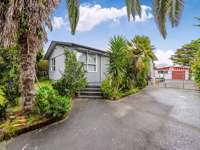 25 Collett Road, Otara