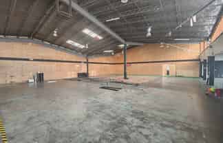 Warehouse and Showroom on Prosser