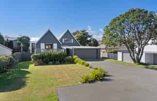 97 Marine Parade, Paraparaumu Beach