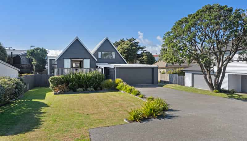 97 Marine Parade, Paraparaumu Beach