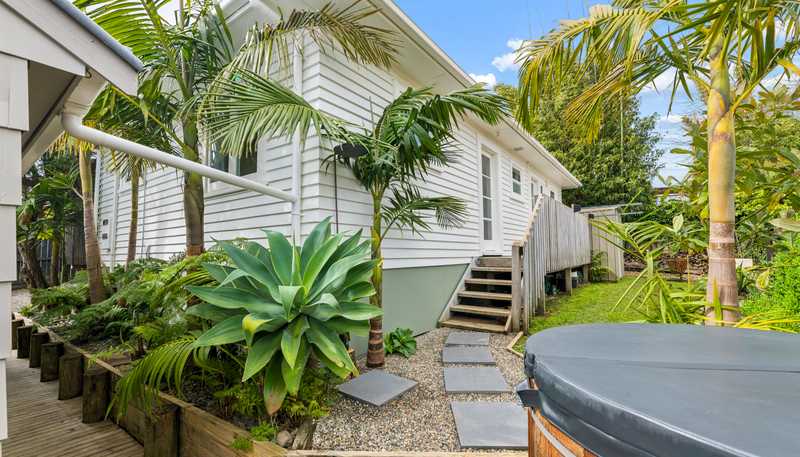 1/141 Edmonton Road, Te Atatu South