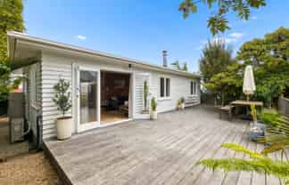 1/141 Edmonton Road, Te Atatu South