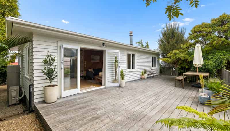 1/141 Edmonton Road, Te Atatu South