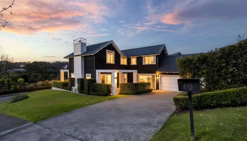 10 Tauwaka Crescent , Riverhead