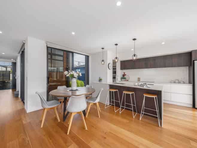 129 Edgeware Road, Saint Albans