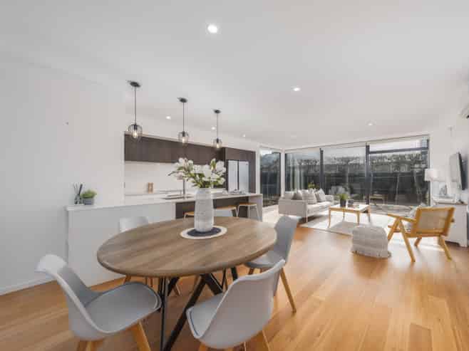 129 Edgeware Road, Saint Albans