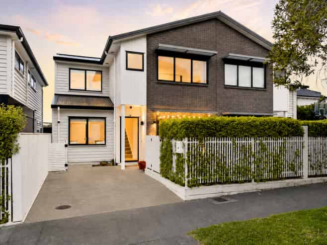 15 Wakatipu Street, Point Chevalier
