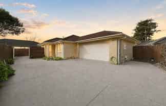 221 Old Farm Road, Hamilton East