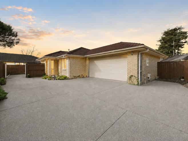 221 Old Farm Road, Hamilton East