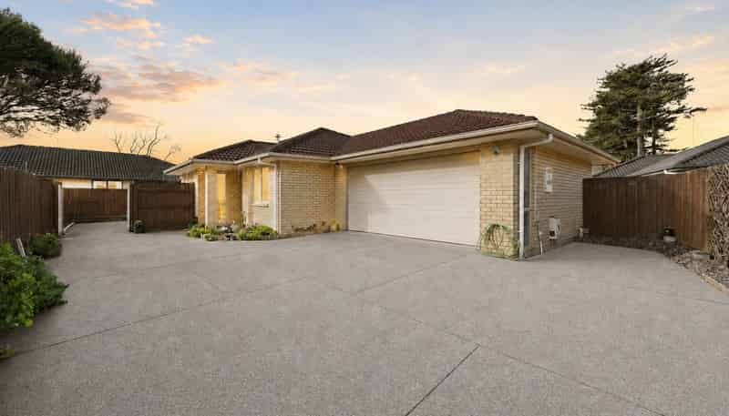 221 Old Farm Road, Hamilton East