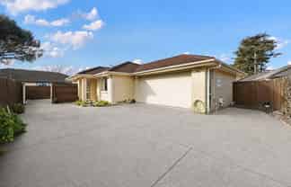 221 Old Farm Road, Hamilton East