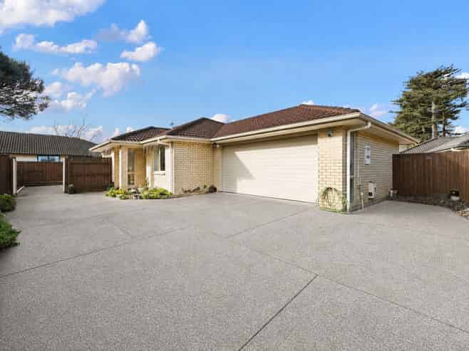 221 Old Farm Road, Hamilton East