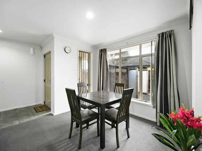 221 Old Farm Road, Hamilton East