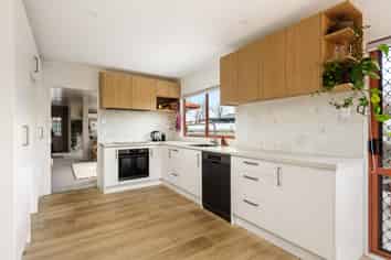 346 Nelson Road, Riverdale