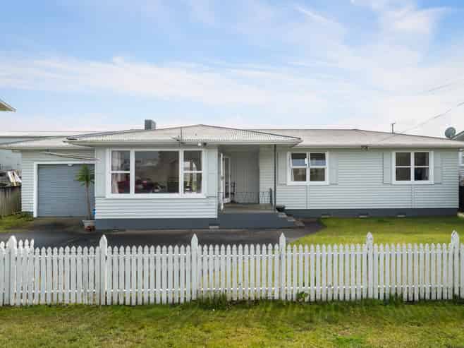 6 Flora Street, Paeroa