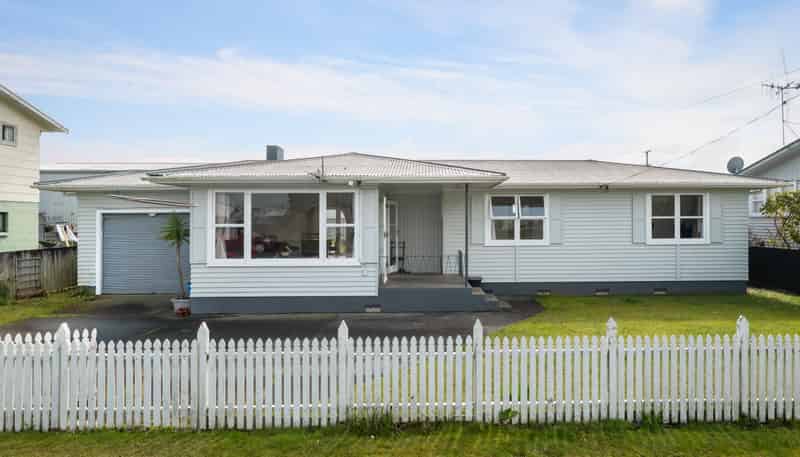 6 Flora Street, Paeroa