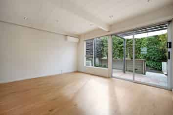 12/18 Parr Terrace, Castor Bay