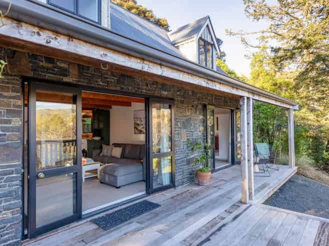 6888E Christchurch Akaroa Road, Takamatua
