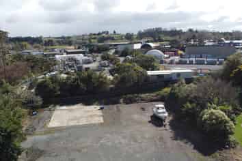 LIGHT INDUSTRY ZONED YARD
