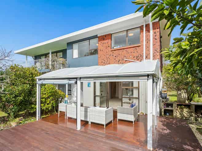 1 Sunrise Lane, Te Atatu South