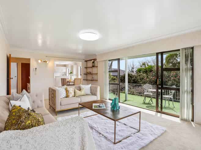 1 Sunrise Lane, Te Atatu South