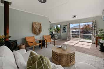 415 Ngatai Road, Bellevue
