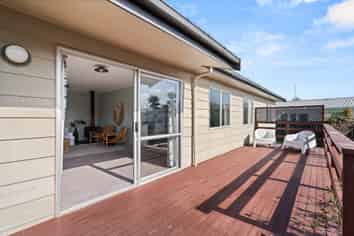 415 Ngatai Road, Bellevue