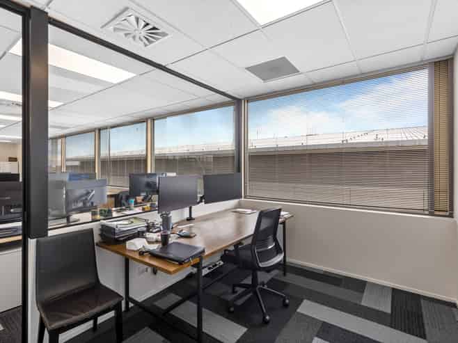 Ground floor office with valuable on-site storage