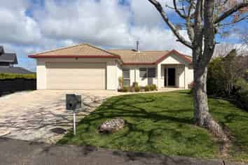 54 Blue Heron Rise, Stanmore Bay