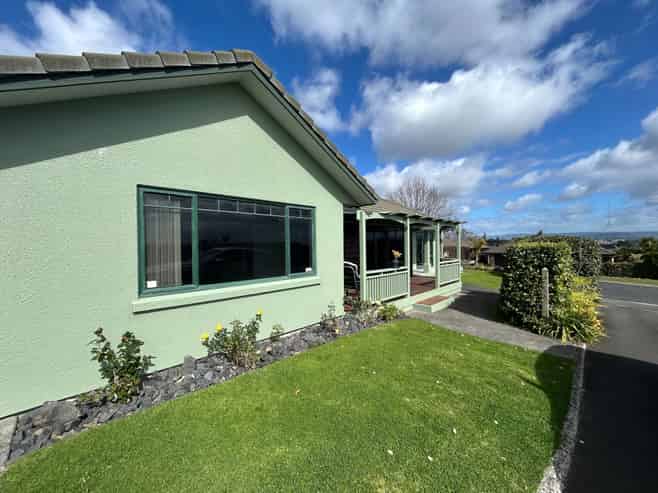 14 Sapphire Drive, Hairini