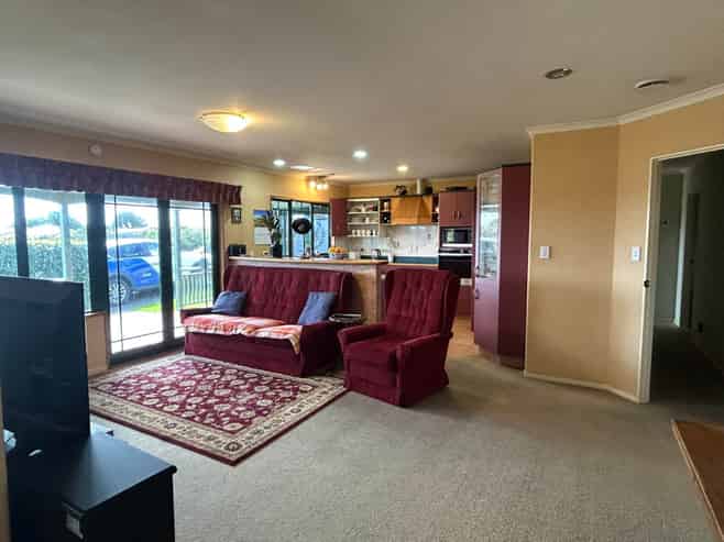 14 Sapphire Drive, Hairini