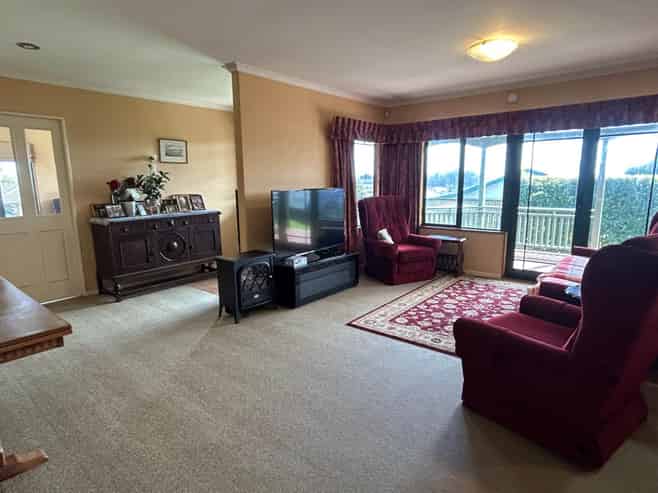 14 Sapphire Drive, Hairini