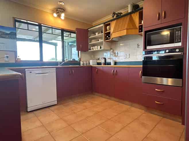 14 Sapphire Drive, Hairini