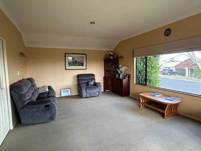 14 Sapphire Drive, Hairini