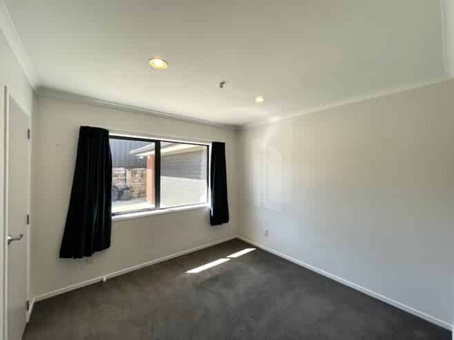58 Sunstone Crescent, Brown Owl