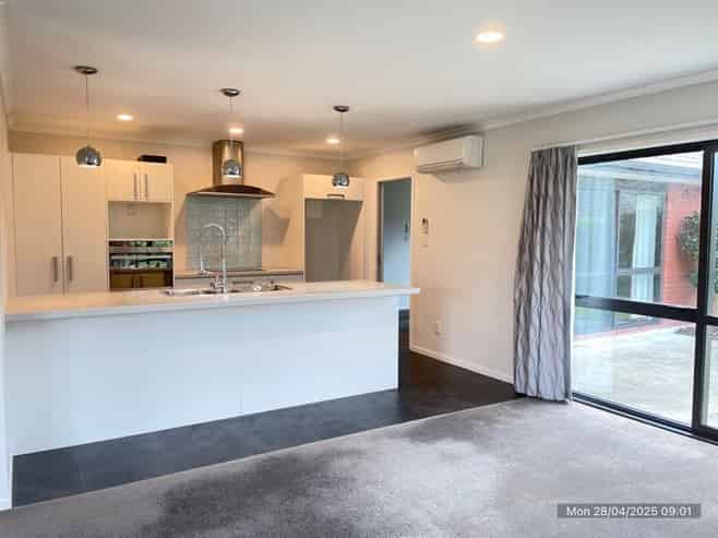 58 Sunstone Crescent, Brown Owl