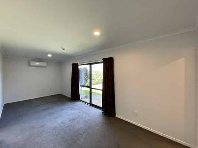58 Sunstone Crescent, Brown Owl
