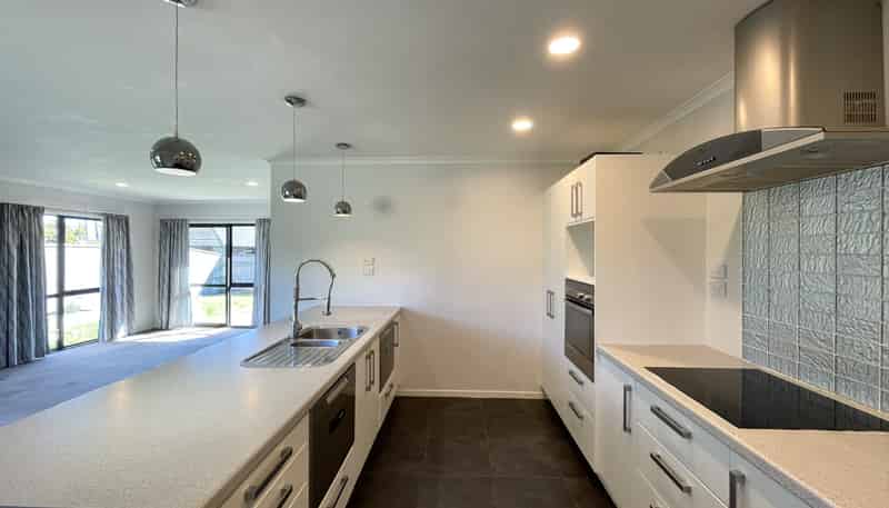 58 Sunstone Crescent, Brown Owl